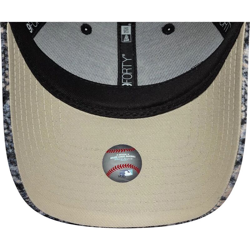 9forty-snake-print-new-york-yankees-mlb-new-era