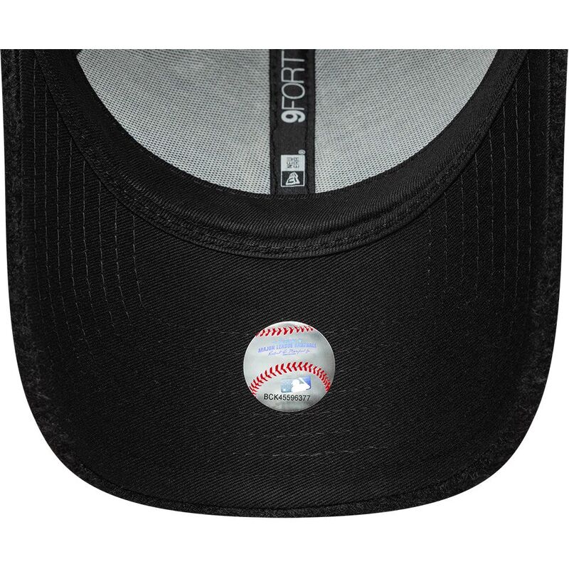 snapback-9forty-winter-borg-new-york-yankees-mlb-new-era